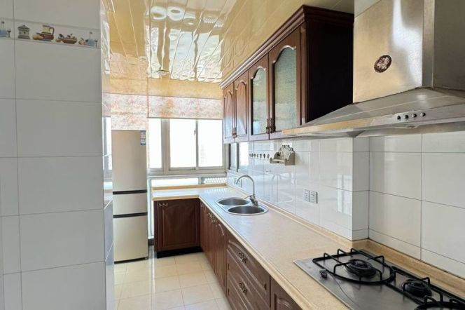 Suzhou River scenery, view of the Oriental Pearl Tower, 3-bedroom apartment，L 1