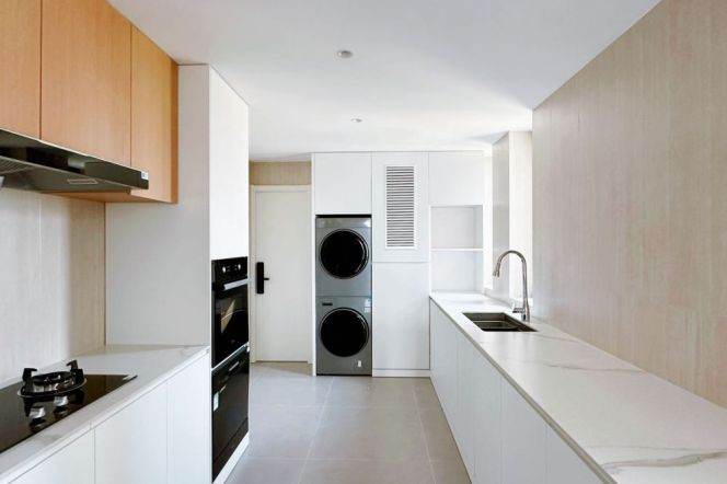 Modern decoration 3 brs plus 1 study room  with floor heating located along famous Su zhou river