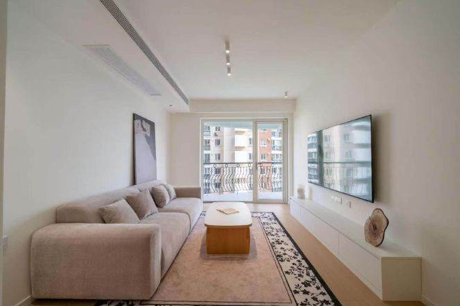 brand new modern 2brs floor heating open balcony near Zhong shan park line 2,3,4 only 17.3K