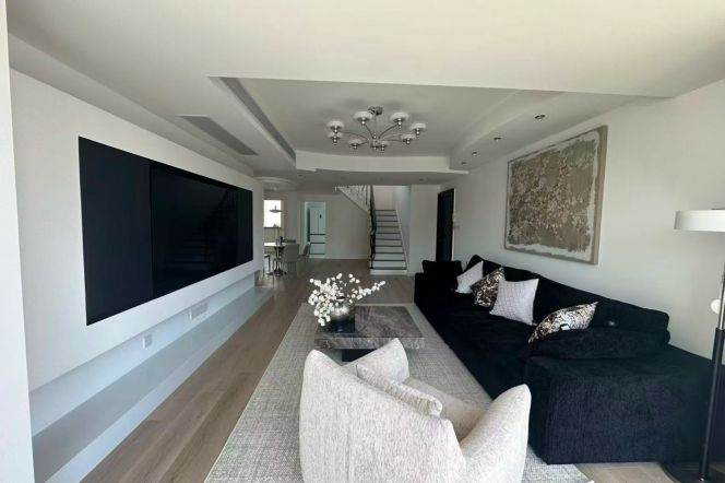 Suzhou Riverfront (top-floor duplex) with terrace + parking space，L 13
