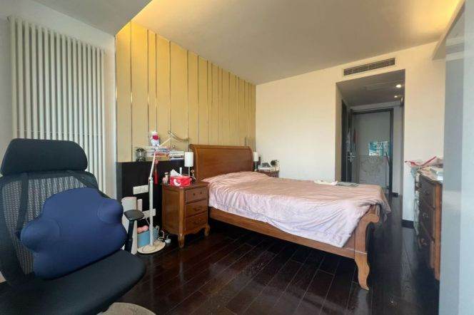 Anfu Road / Urumqi Road,The Summit ， good value for money, large 3-bedroom apartment，L1-7