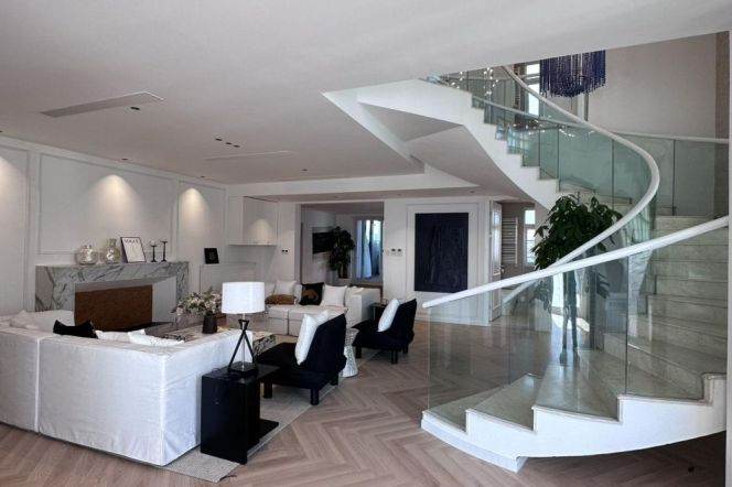 modern big 5brs penhouse with big terrace great view and nice view 52K
