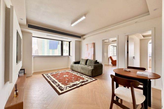 Spacious 2Brs/2Lrs/1Bt apt nr Jiangning rd,M13