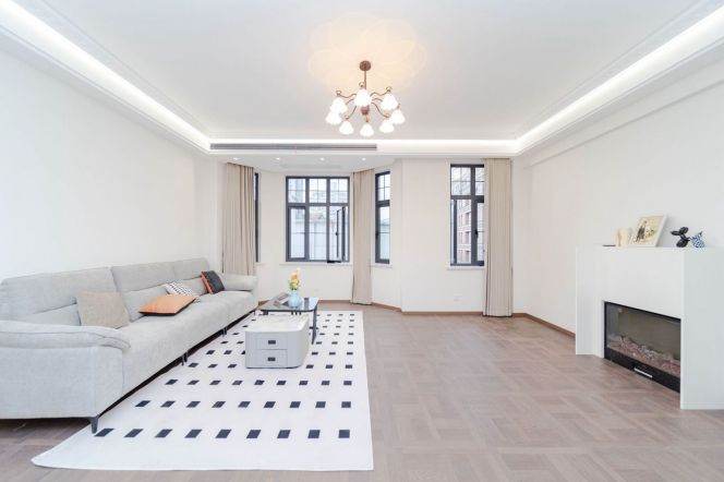  188sqm 2+1br heritage apt @Middle Huaihai Rd   Line 1&13