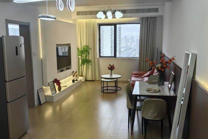 Spacious & high- rise 2BR apt near Zhenping rd station 