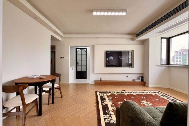 Spacious 2Brs/2Lrs/1Bt apt nr Jiangning rd,M13