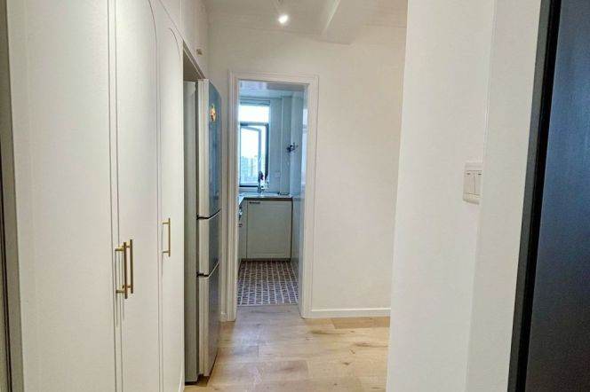 Valuable/Spacious Highrise 1BR NR Xujiahui with Nice View 10.2K 