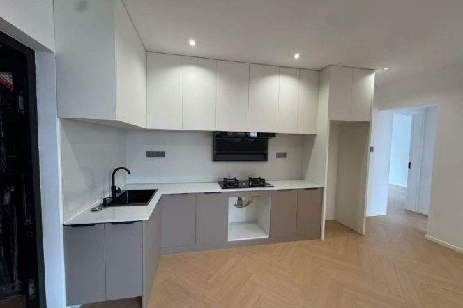 Renovated 2br high-rise nr Jiashan Rd  Line 9&12