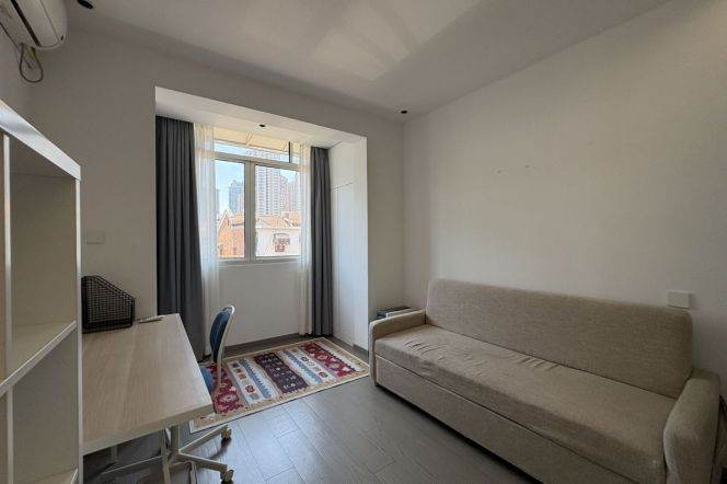 Nice Terrace 2br Apt in Yuyuan Road