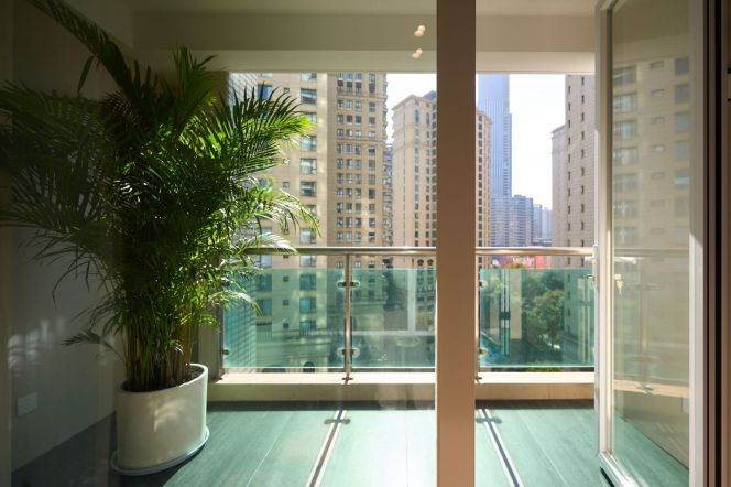 modern big 3brs floor heating huge open kitchen nice river view beside Huang pu river 