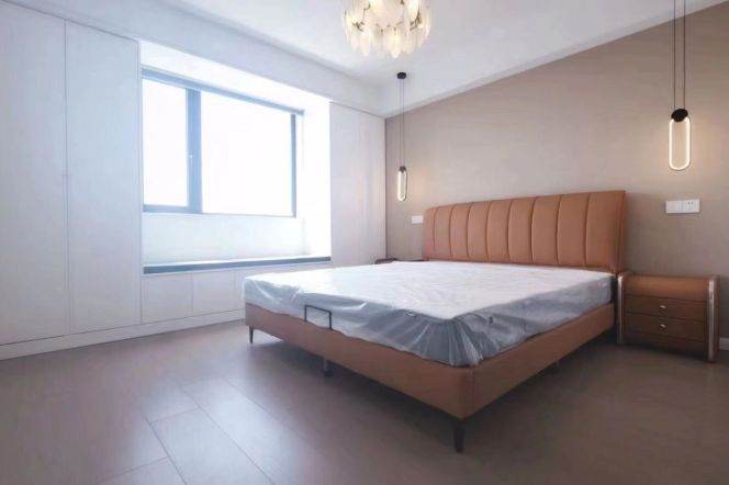 3 Brs, 2 Baths, Central ac/Wall heating/Oven, 150 sqm @ Jiashan metro L9&12