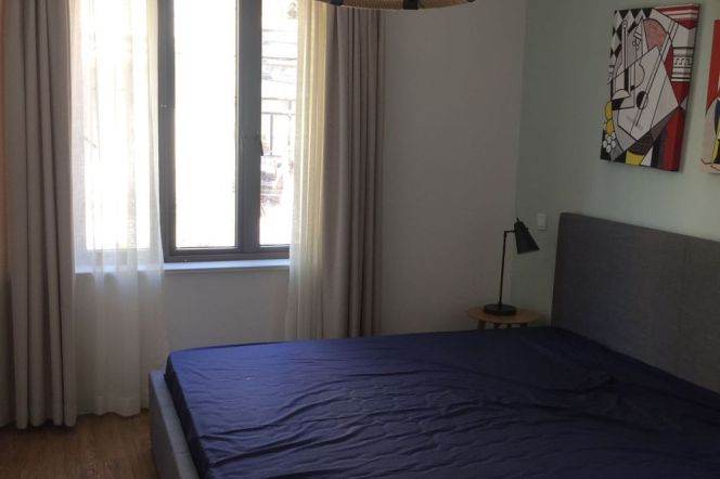 3BR 2BA Old House w/Outdoor Balcony on W.Jianguo Rd