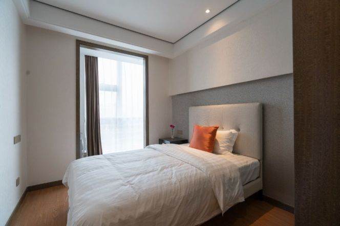 2BR hotel-stylish service apt. along line 8, can short/long term lease