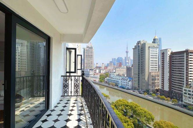 Modern decoration 3 brs plus 1 study room  with floor heating located along famous Su zhou river