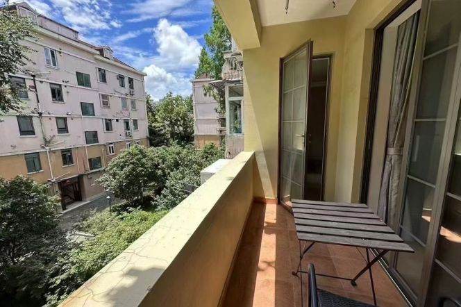 Nice balcony 2Brs/1Lr/1Bt apt nr Shanghai library,M1/7/10