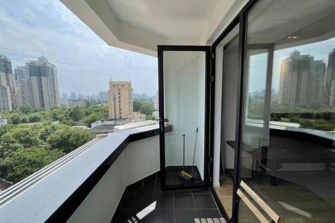High-ending 2Br w. Balc Changshu Road Station
