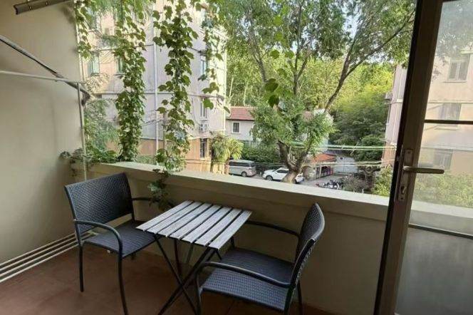 Nice balcony 2Brs/1Lr/1Bt apt nr Shanghai library,M1/7/10