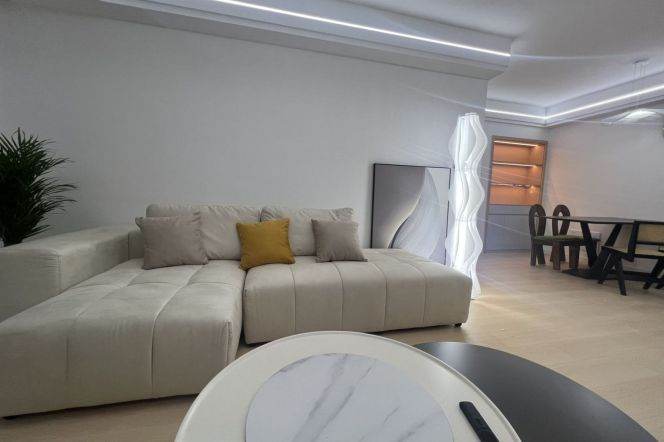 2-bed apartment with elevator | Lanbaoshi Road | 5 mins walk to Line 15 Yaohong Road Station