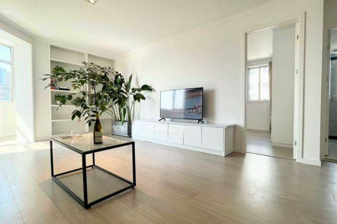 Elevator Spacious 1Br/2Lr/1Bt Close to L2/3/4 Zhongshan Park Station 