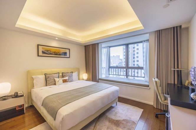 1BR near  line 1 N.Zhong'shan Rd metro can accept and one month and above leasing