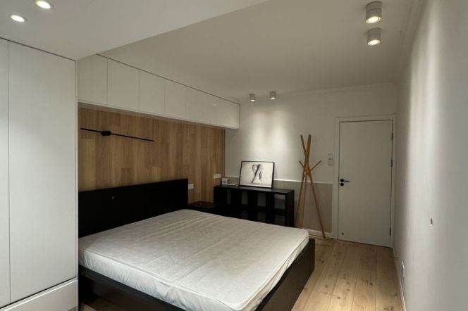Spacious 1br with floor heating in Xuhui  Line 1/9/10/12  