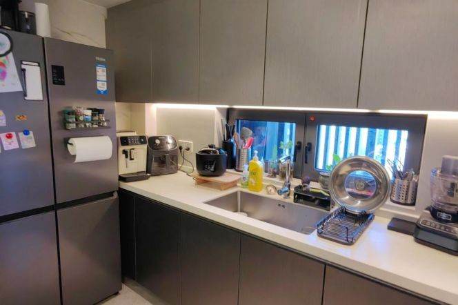 Modern 2 br with open balcony+floor heating next Wellington shanghai. easy to L 6/8/11 