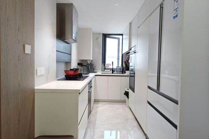Modern 4brs/180sqm & outside balcony/loft @Yili Rd & Line 10