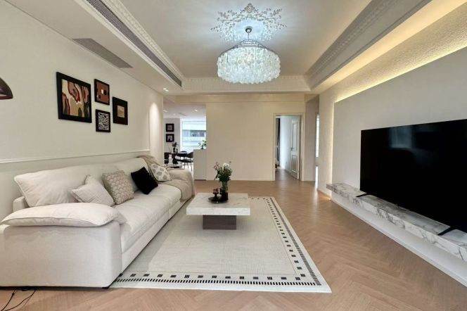 Elevator 3BR, Nandan East Rd, 3 mins to Metro Line 1/9/11 (Xujiahui)