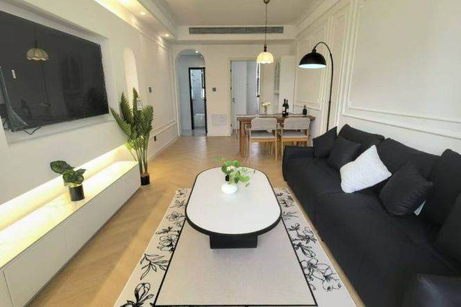Caoyang rd/modern 1br 2lr/elevator/bright room/central AC@L11/14/3/4