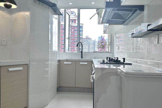modern 3brs wall heating open balcony beside line 9,12 close to Tianzifang SML mall 23K