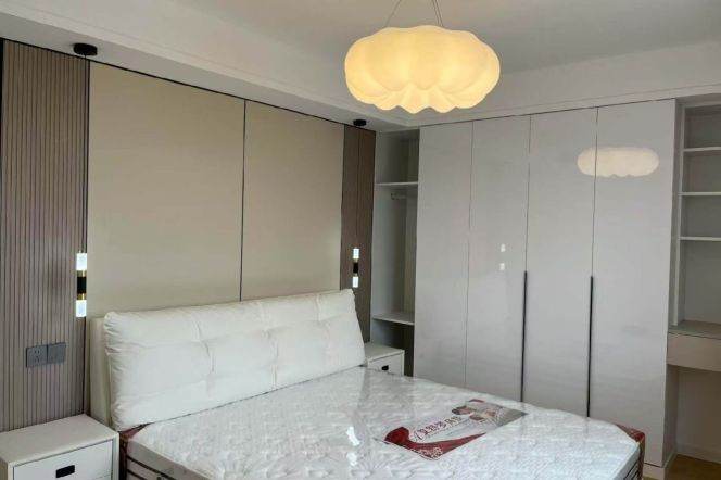 15k Clean 3Br 2Bathr Nr The Suzhou River close to Changshou Rd.line7/13