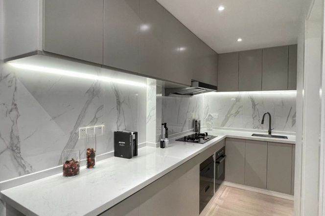 modern 2brs floor heating open balcony in top 2 apartment compound Hongqiao
