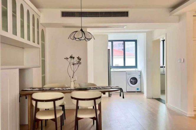 3 Brs, 2 Baths, Open Balcony/Floor heating/Central ac/Oven, 140 sqm @ Changping metro L7