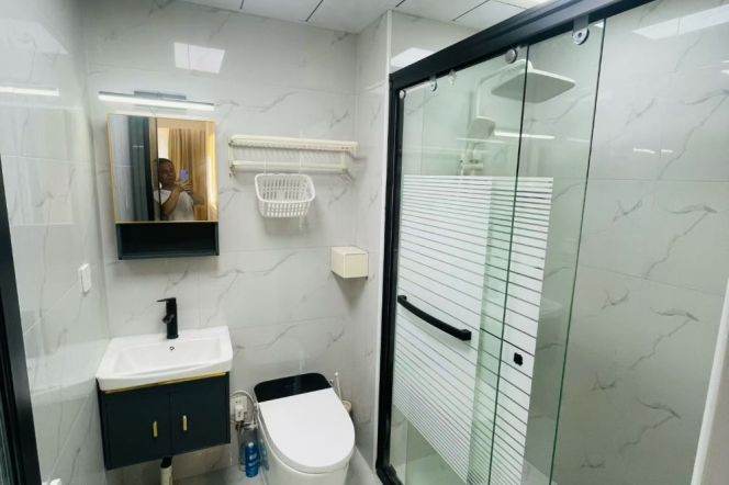 2 Brs, 2 Baths, Floor heating/Central ac, 120 sqm @ Longxi metro L10
