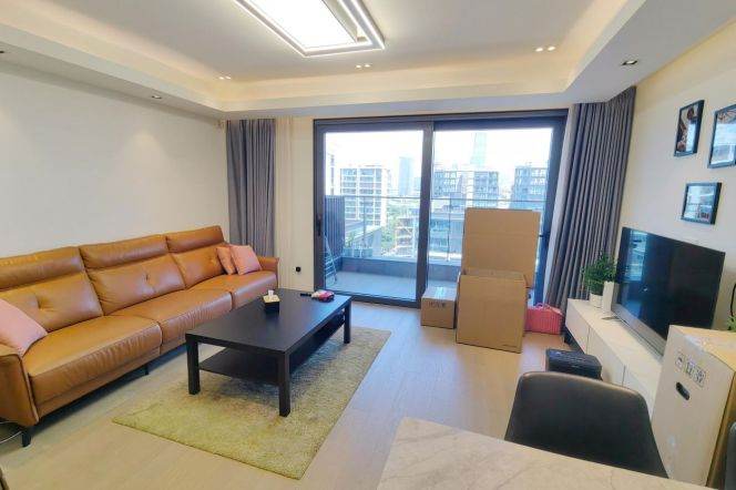 Modern 2 br with open balcony+floor heating next Wellington shanghai. easy to L 6/8/11 