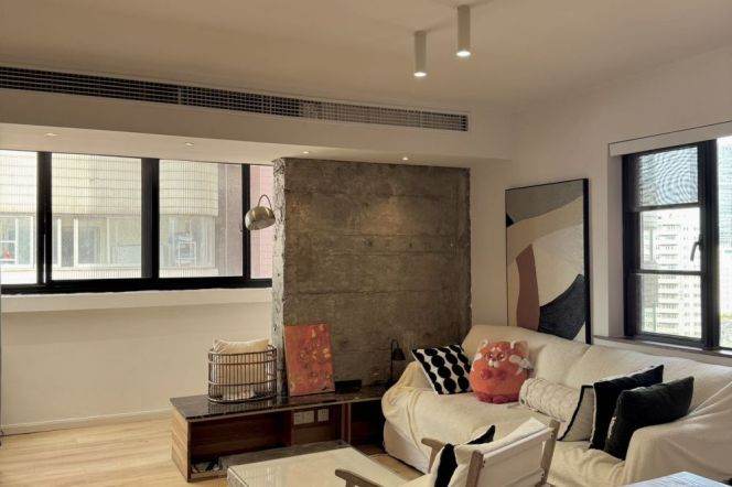 Valuable 3BR Near Jiangsu Rd with Balcony/Wallheaing 15.8K