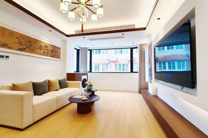 2 Brs, 2 Baths, Floor heating/Central ac/Oven/Dish washer, 110 sqm @ Xiaonanmen station L9