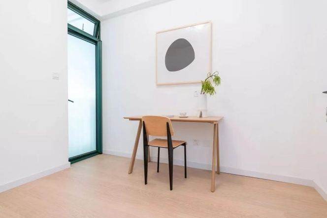  modern 2brs 2baths -duplex with elevator- balcony- oven - comfortable vibe -jing’an 