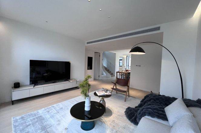 modern duplex 3brs floor heating open balcony near Lujiazui CBD 29.5K