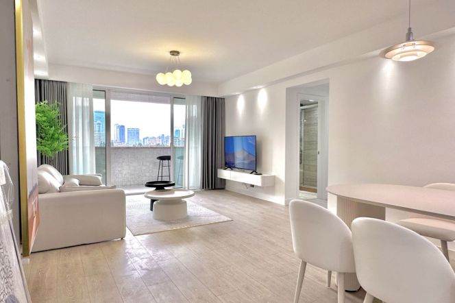 modern 3brs wall heating open balcony beside line 9,12 close to Tianzifang SML mall 23K
