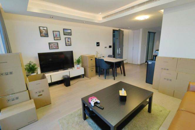 Modern 2 br with open balcony+floor heating next Wellington shanghai. easy to L 6/8/11 