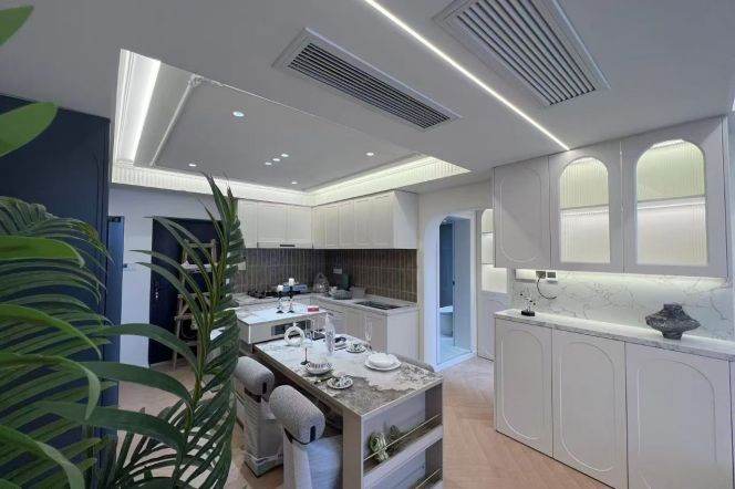 3 Brs, 2 Baths, Floor heating/Central ac/Oven/Dish washer, 150 sqm @ Changshou metro L7&13