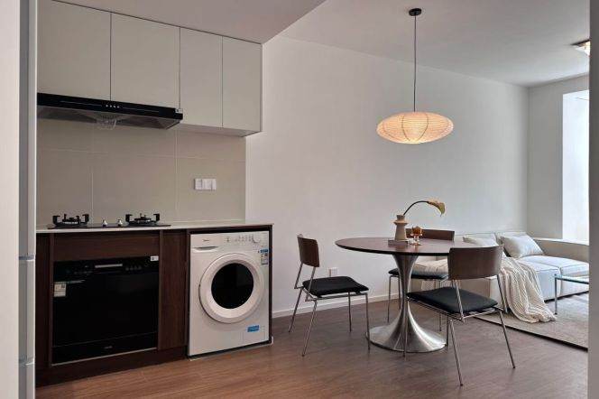 Changshou rd station one bedroom