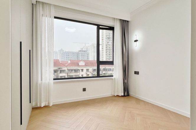 3 Brs, 2 Baths, Floor heating/Central ac/Dryer, 140 sqm @ Jiangning metro L13