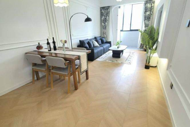 Caoyang rd/modern 1br 2lr/elevator/bright room/central AC@L11/14/3/4