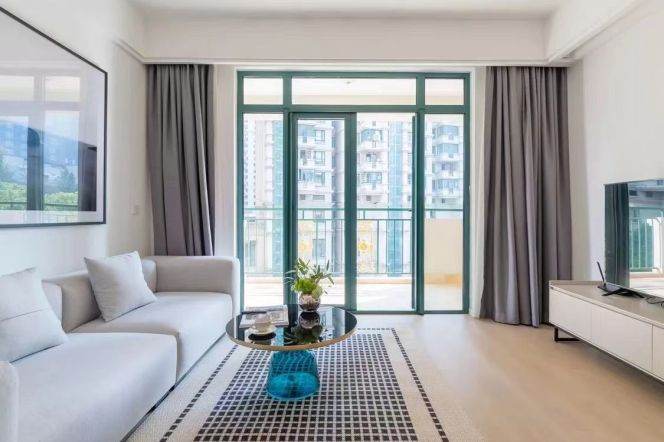  modern 2brs 2baths -duplex with elevator- balcony- oven - comfortable vibe -jing’an 