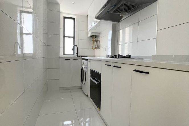 modern 3brs floor heating on Xin huan road near Jiao tong university line 10,11 only 16.5K