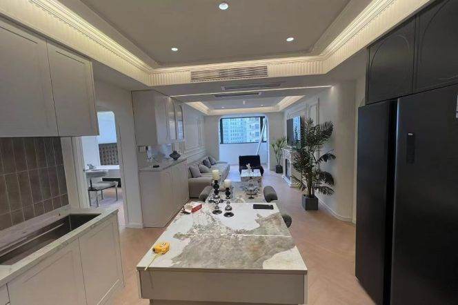 3 Brs, 2 Baths, Floor heating/Central ac/Oven/Dish washer, 150 sqm @ Changshou metro L7&13
