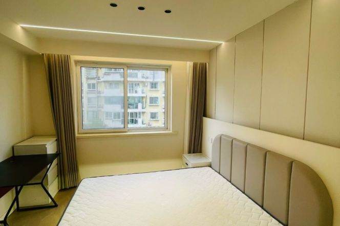 2 Brs, 2 Baths, Floor heating/Central ac, 120 sqm @ Longxi metro L10