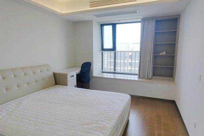 Bright  duplex 2 br next NYU shanghai, 4 mins walking to L6/8/11 Oriental sports center St.